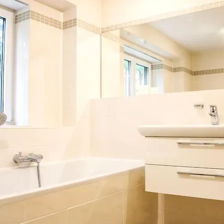 Keni, Dietop-ferienwohnung