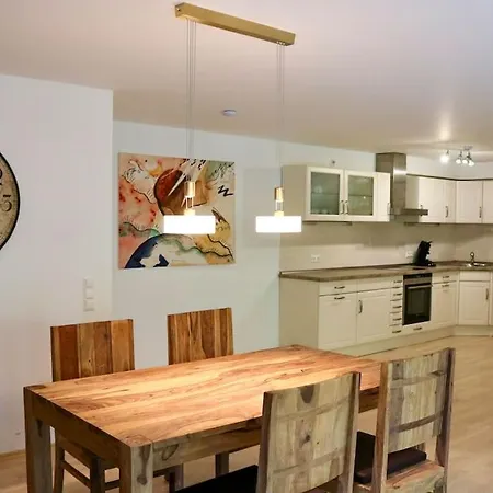 Keni, Dietop-ferienwohnung Murnau am Staffelsee