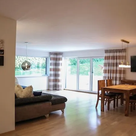 Keni, Dietop-ferienwohnung